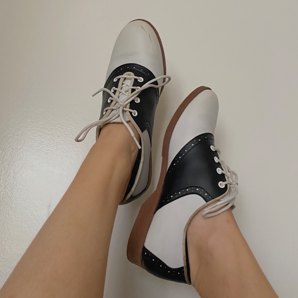 women’s oxfords